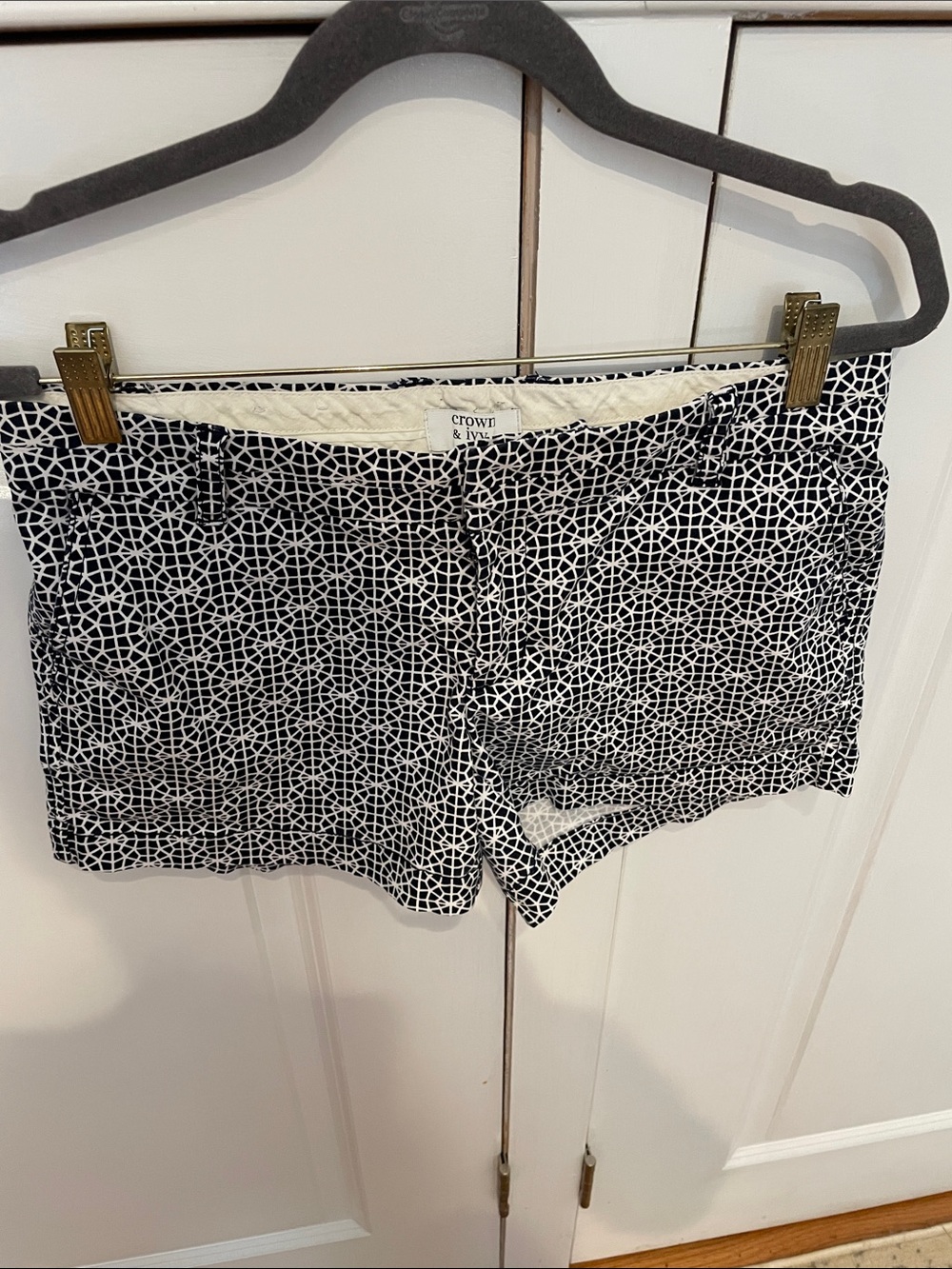 crown & ivy Blue and White Geometric Print Shorts